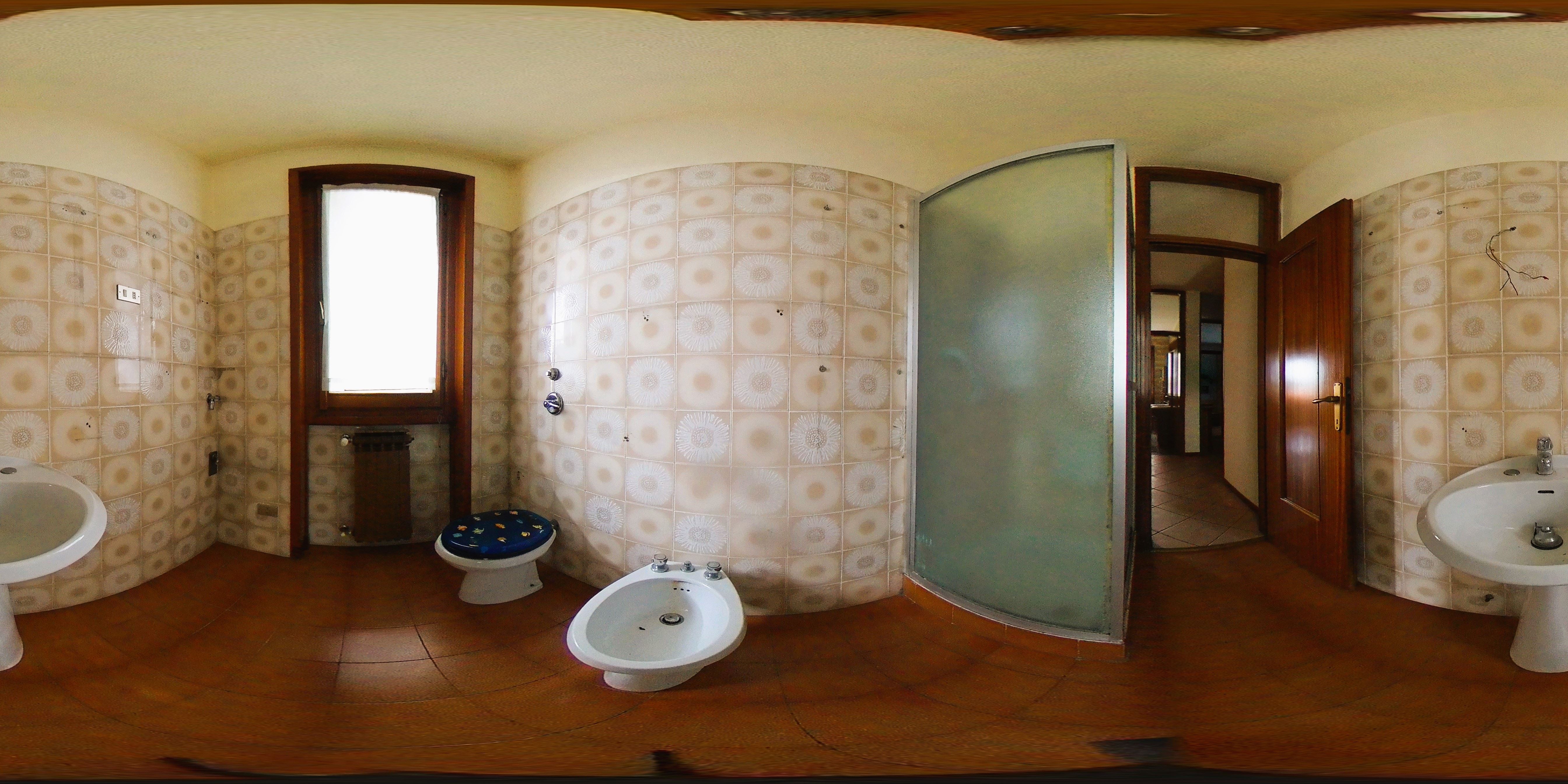 Secondo bagno con doccia