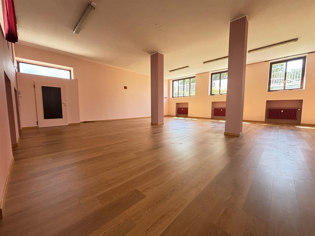 Monza San Giuseppe - VENDESI ufficio/palestra/studio professionale